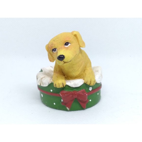 2009 AGC Cute Labrador Puppy In Gift Basket 2.25" Ornament Needs String - Picture 1 of 11